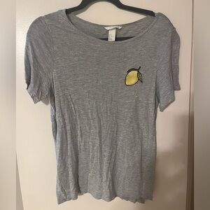 H&M Heather Gray Tee with lemon patch size medium